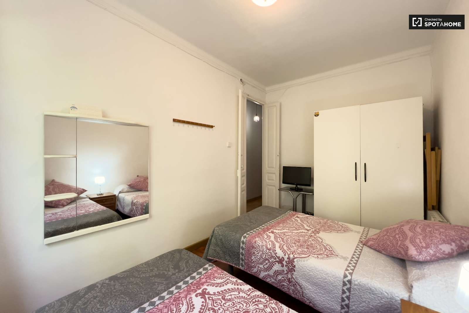 Flat to share in La Nova Esquerra de l'Eixample