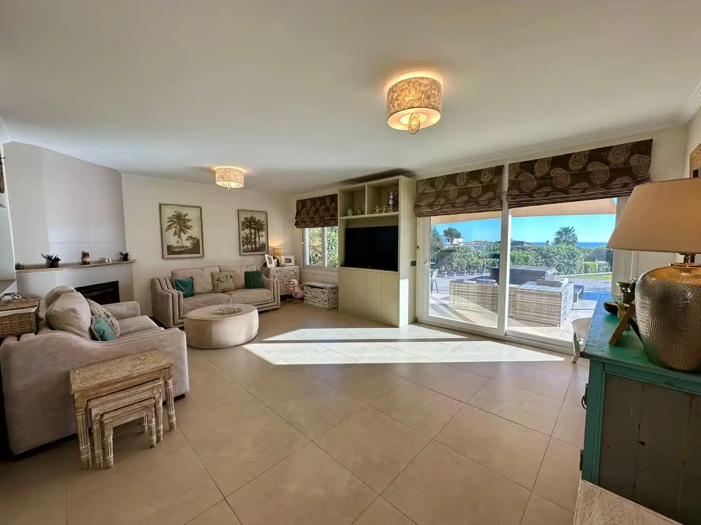 Living room of Houses for sale in Estepona  with Air Conditioner, Private garden and Terrace
