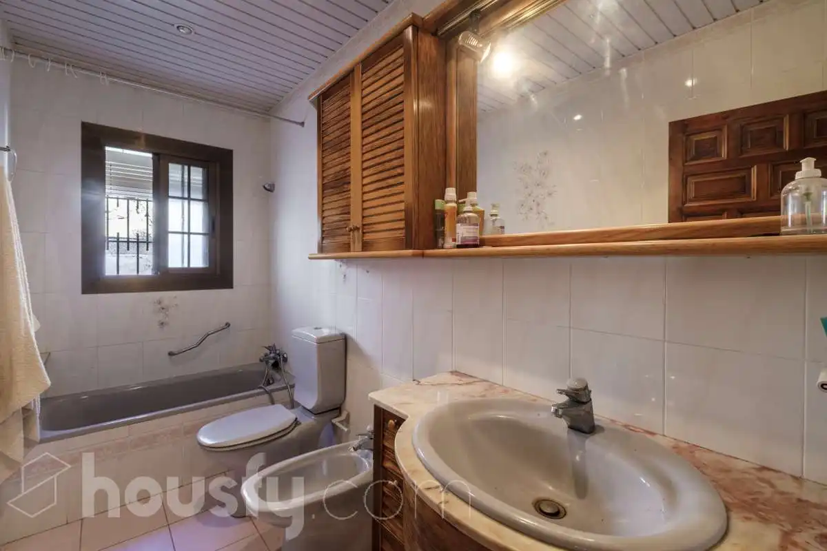 Detached house with pool for sale in Calle Bergueda ., imagen 19