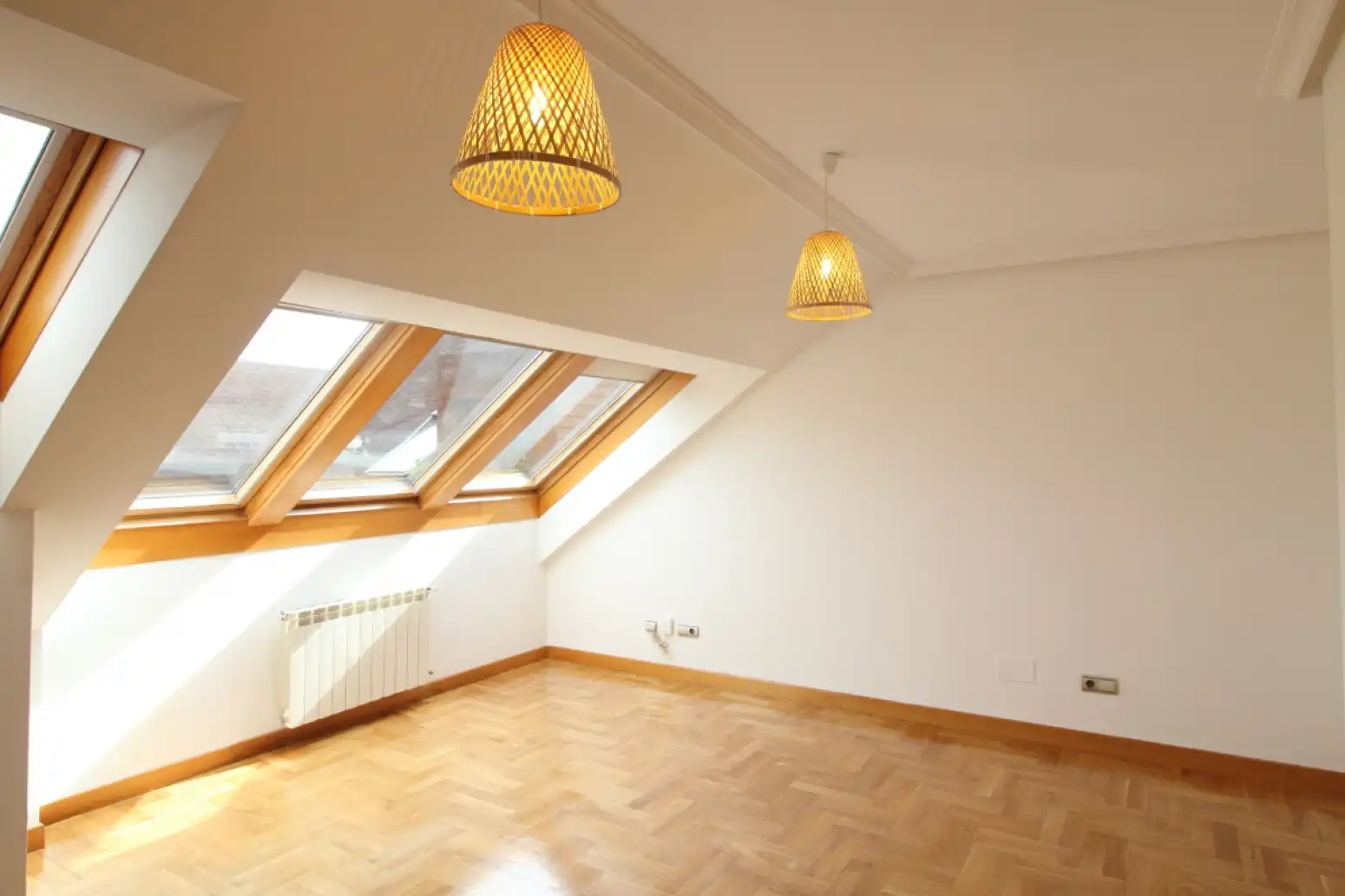 Wohnung zur Miete in Gijón  mit Heizung, Privatgarten und Abstellraum