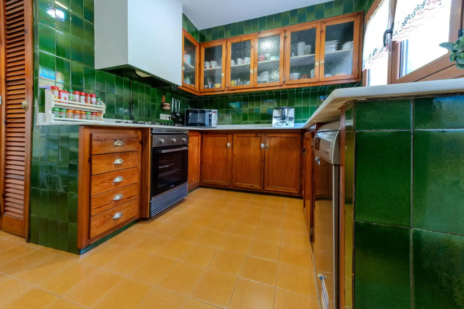 Cuina de Casa o xalet en venda en Castellar del Vallès amb Calefacció, Jardí privat i Terrassa