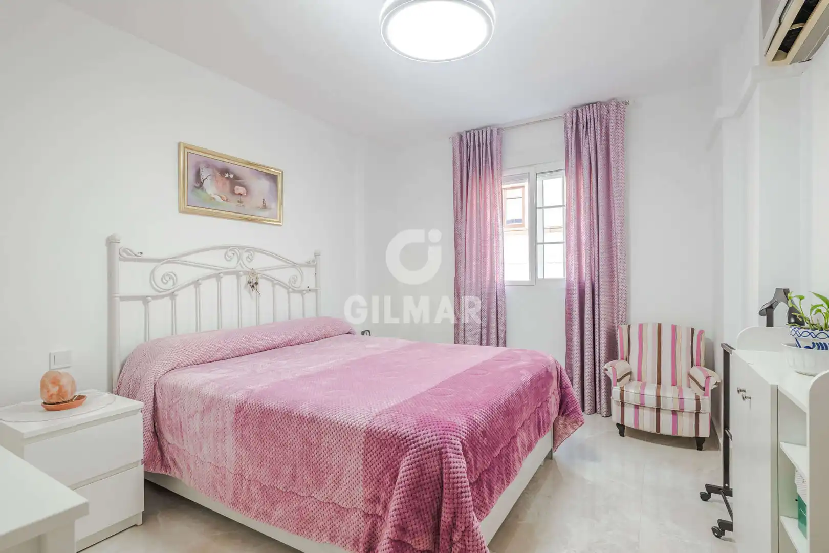 Bedroom of Flat for sale in Sevilla  with Heating, Storage room and Balcony