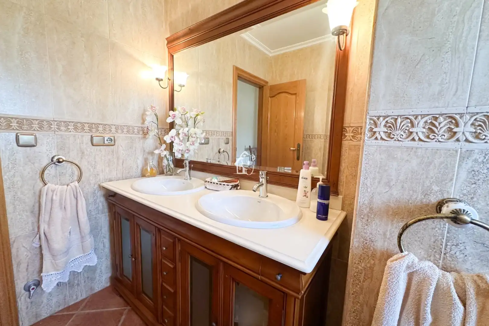 Bany de Finca rústica de lloguer en San Miguel de Salinas amb Aire condicionat, Jardí privat i Terrassa