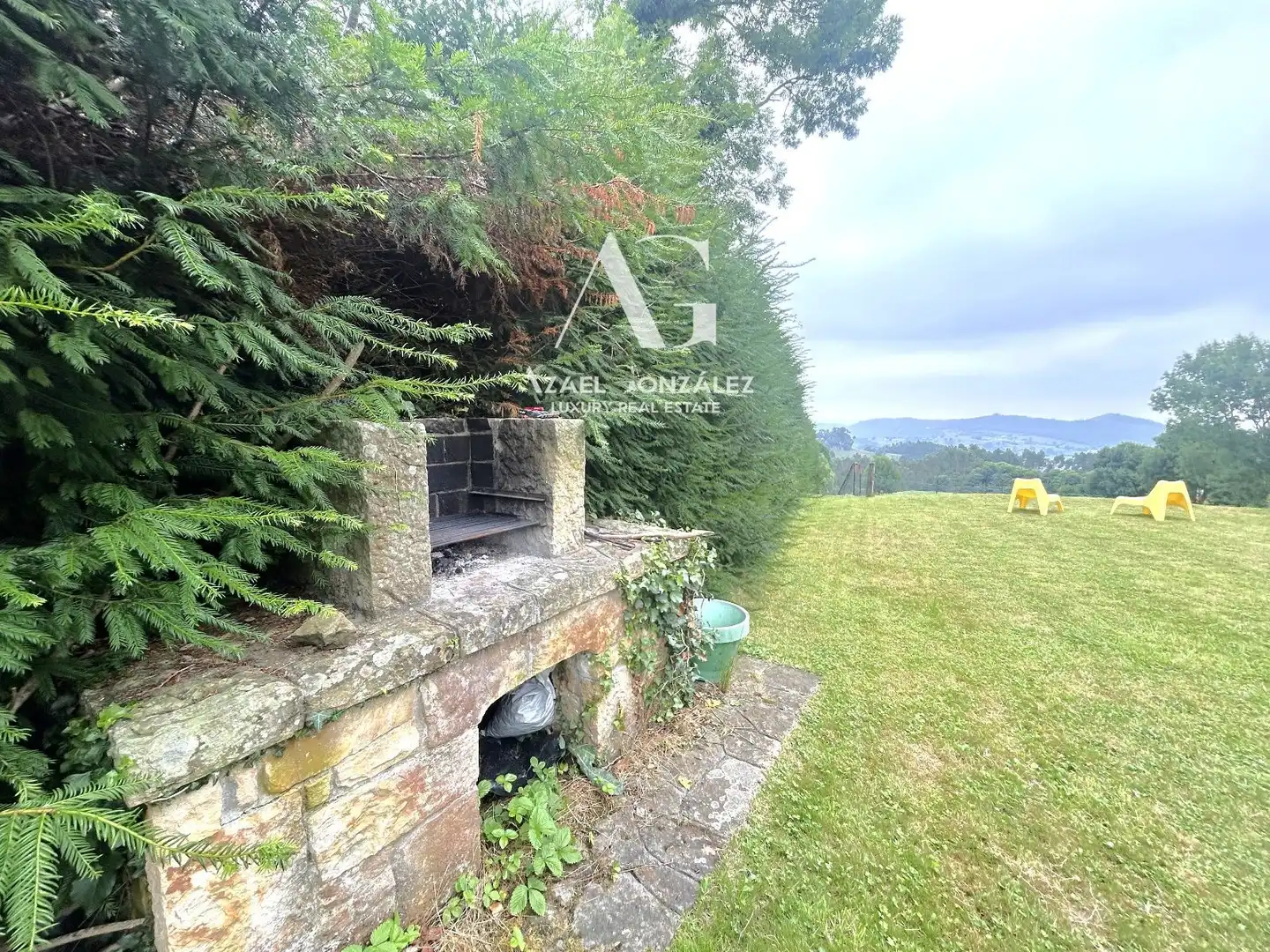 Jardí de Casa o xalet en venda en Entrambasaguas amb Calefacció, Jardí privat i Traster