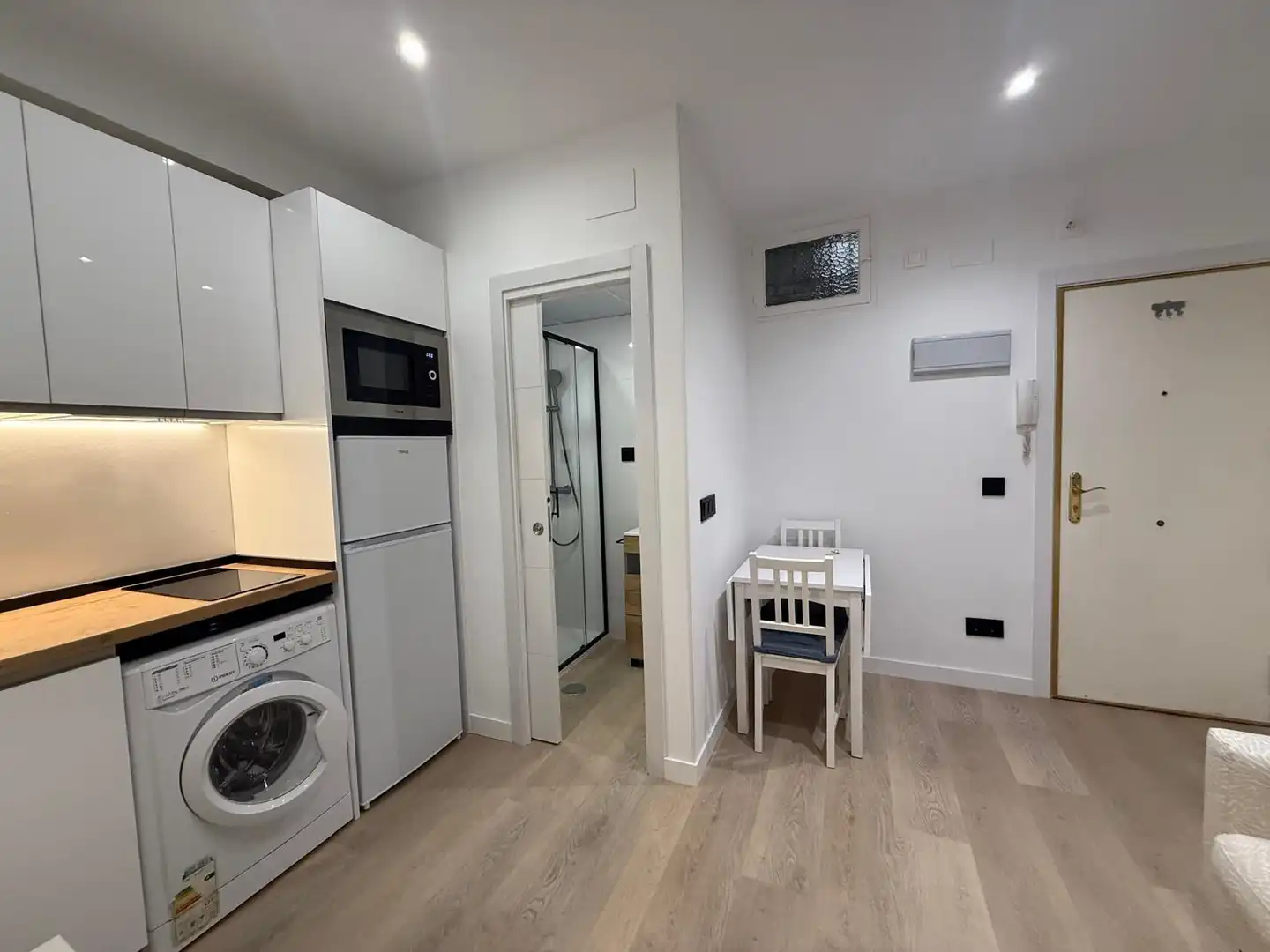 Cocina de Apartamento de alquiler en Madrid con Aire acondicionado, Calefacción y Trastero
