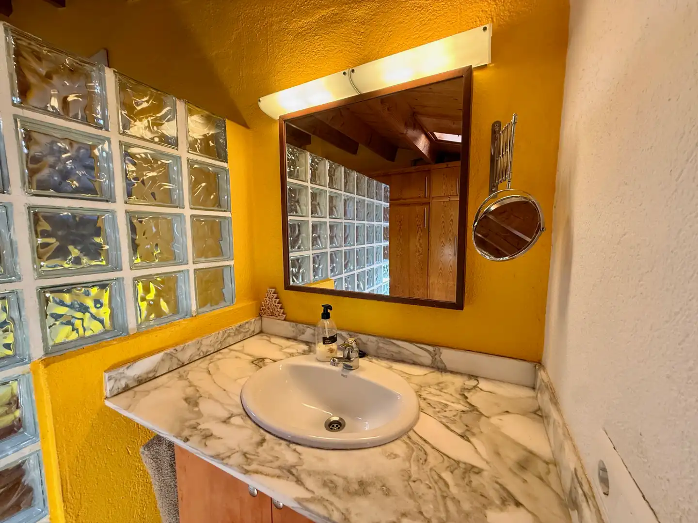 Baño de Casa adosada en venta en Barcelona con Aire acondicionado, Calefacción y Parquet