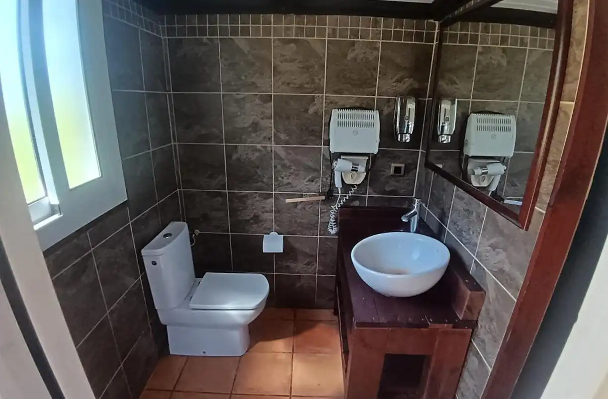 Bany de Casa o xalet en venda en Mediona amb Terrassa, Traster i Piscina