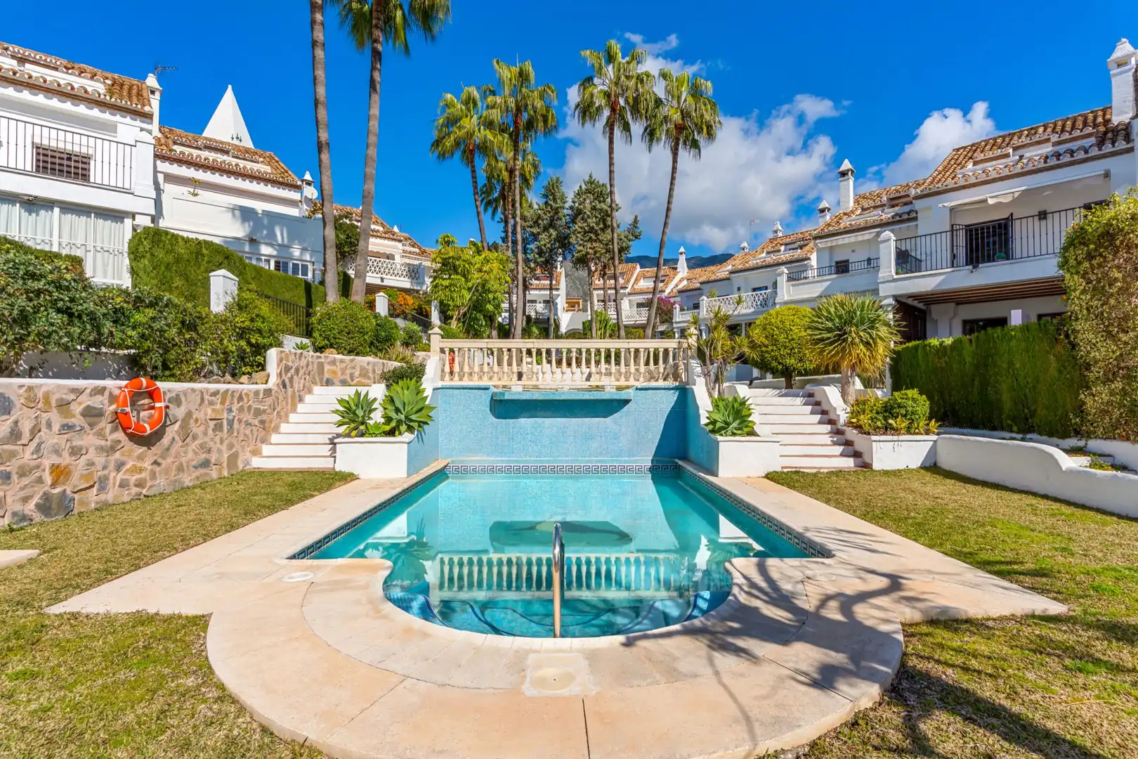 Jardí de Casa adosada en venda en Marbella amb Aire condicionat, Terrassa i Piscina