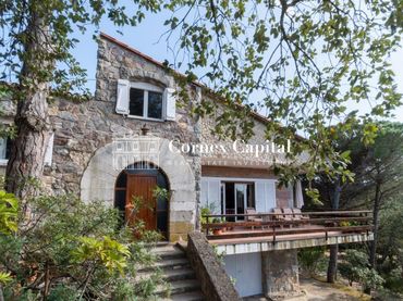 Casa amb balcó en venda a Castell d´Aro