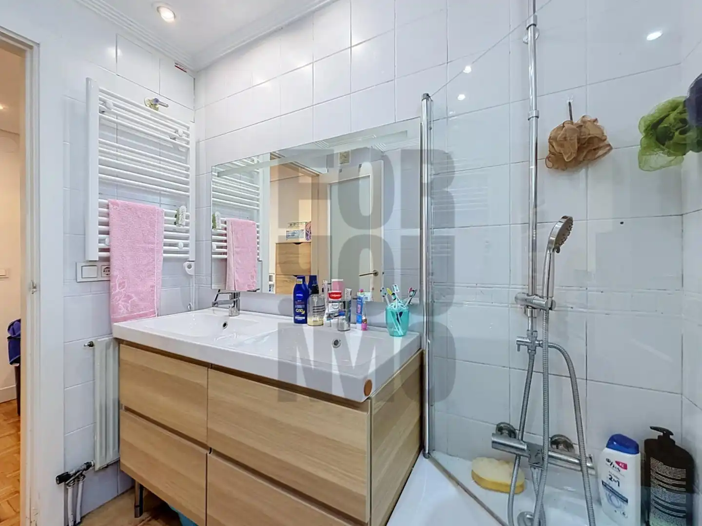 Badezimmer von Wohnung zum Verkauf in Donostia - San Sebastián  mit Heizung und Balkon