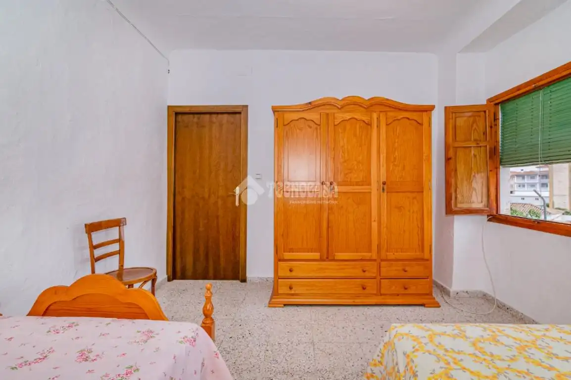 Dormitori de Casa adosada en venda en Loja amb Aire condicionat i Terrassa