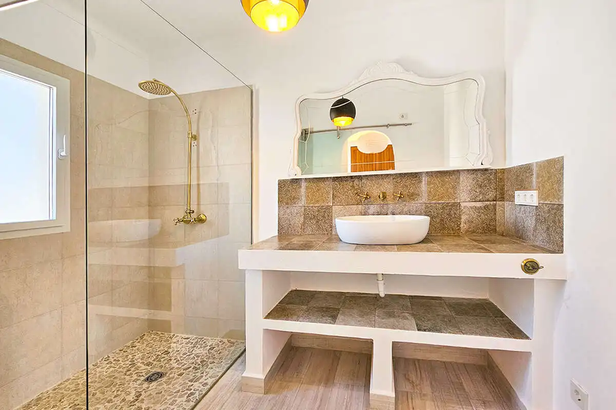 Bathroom of Houses for sale in Artà  with Air Conditioner, Heating and Terrace