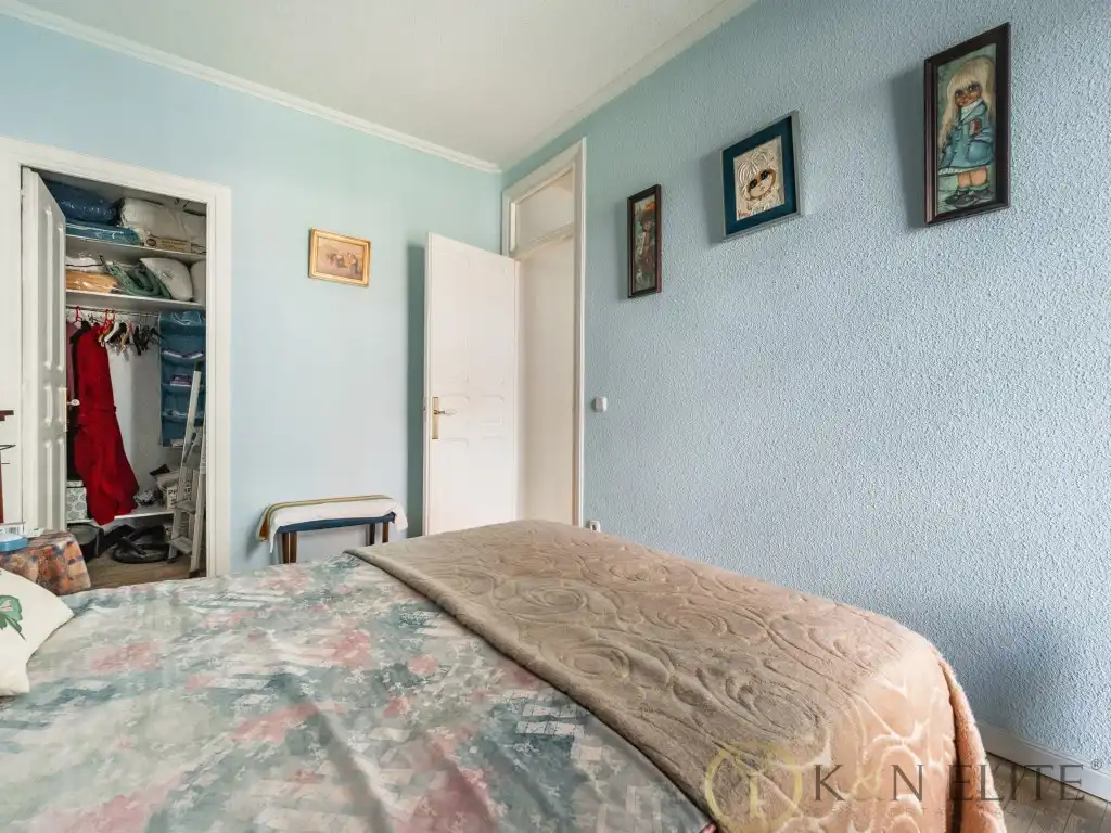 Bedroom of Flat for sale in Madrid  with Air Conditioner, Heating and Balcony