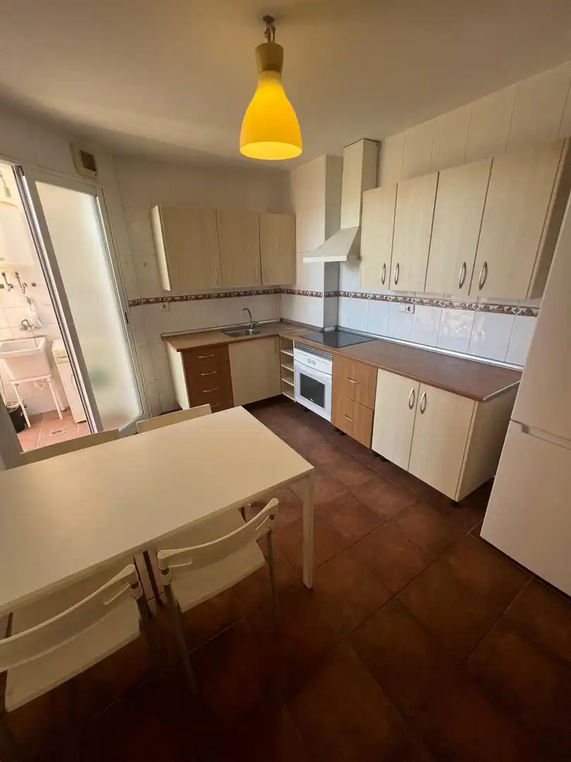 Küche von Wohnung zum Verkauf in Murcia mit Klimaanlage, Heizung und Privatgarten