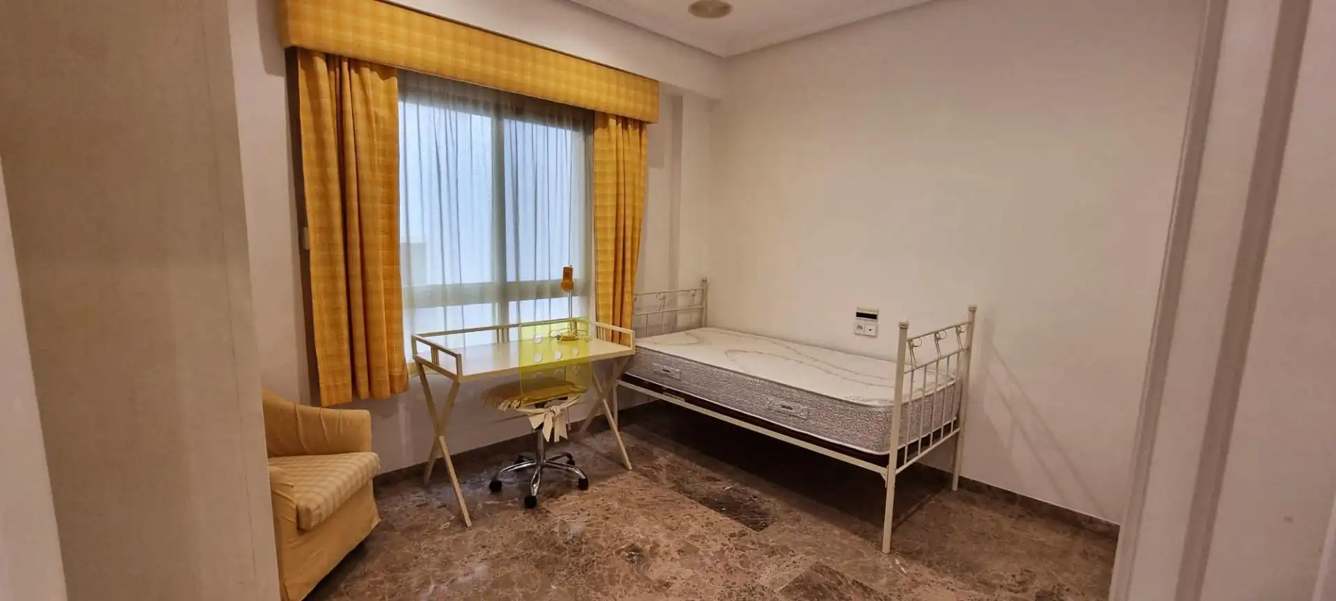 Schlafzimmer von Wohnung zur Miete in Elche / Elx mit Klimaanlage, Terrasse und Möbliert