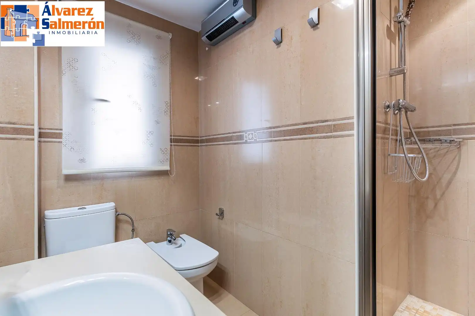 Bathroom of Flat for sale in Ronda