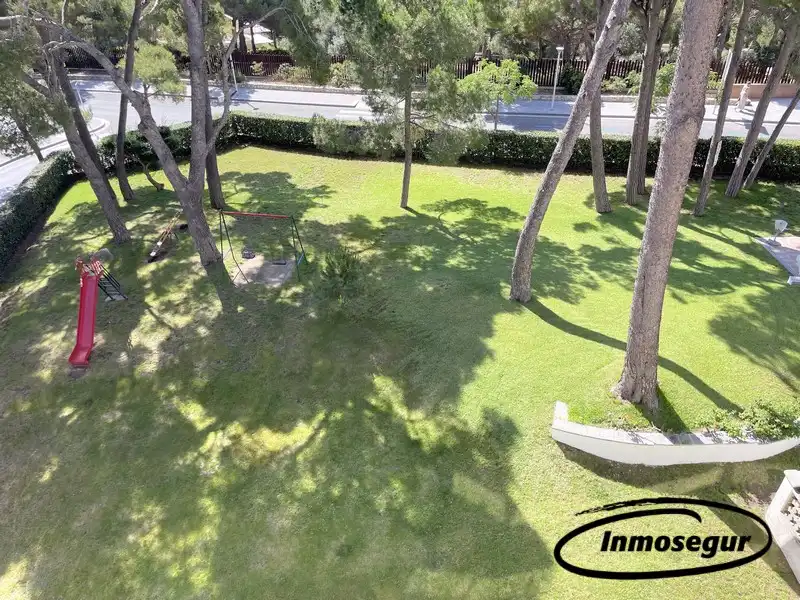 Piso en venta en Salou con Terraza, Amueblado y Piscina comunitaria