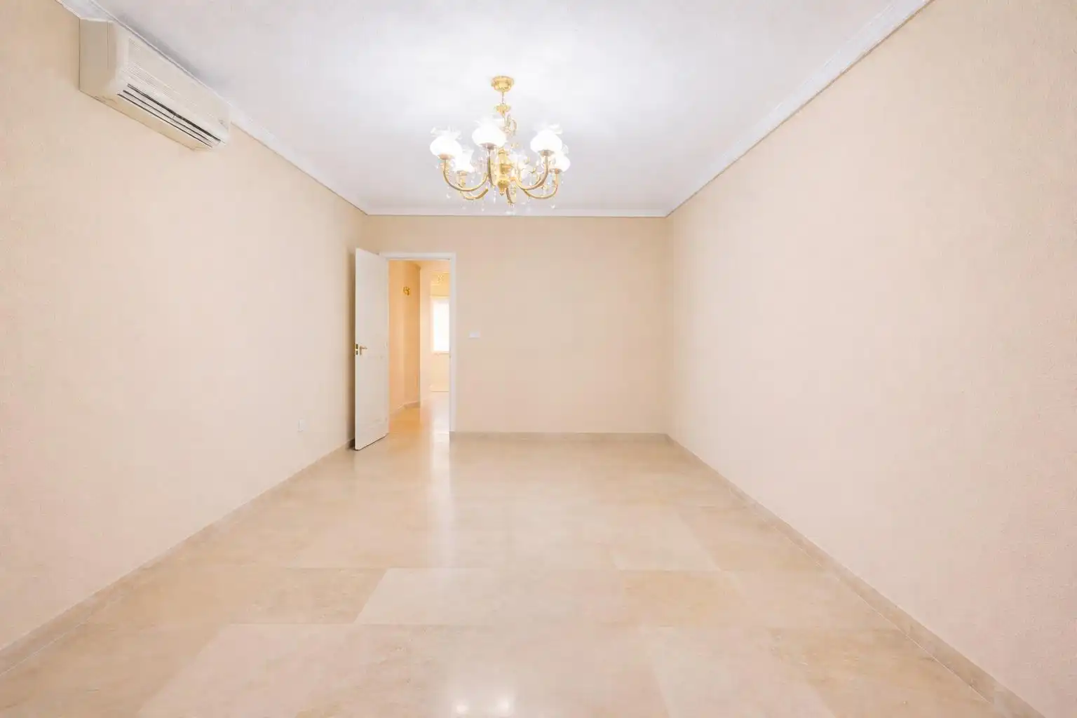 Piso con terraza en venta en Puerto Deportivo, imagen 5