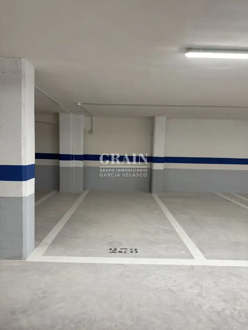 Aparcament de Apartament en venda en Albacete amb Calefacció, Traster i Piscina