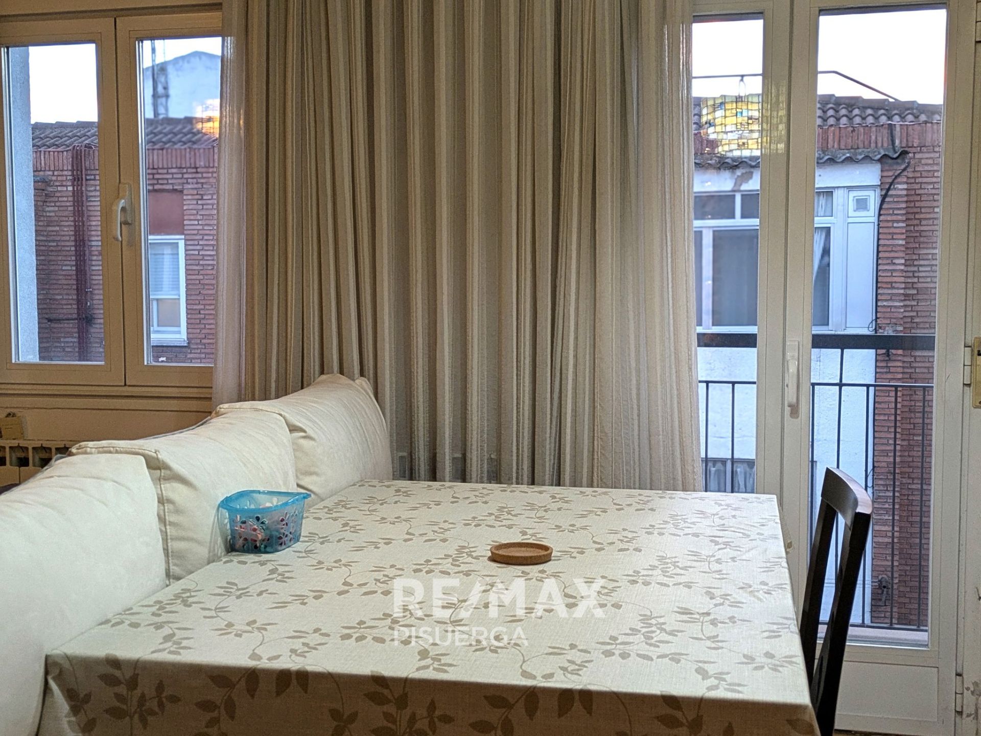 Bedroom of Flat for sale in Valladolid Capital  with Heating, Furnished and Balcony