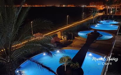 Schwimmbecken von Wohnung zum verkauf in La Manga del Mar Menor mit Klimaanlage und Terrasse