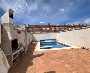 Swimming pool of Single-family semi-detached for sale in Ciudad Real Capital  with Air Conditioner, Terrace and Swimming Pool