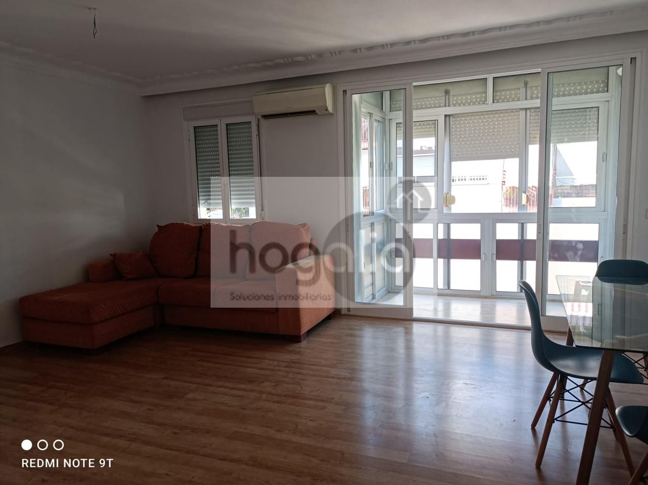 Sala d'estar de Pis de lloguer en  Sevilla Capital amb Aire condicionat i Terrassa