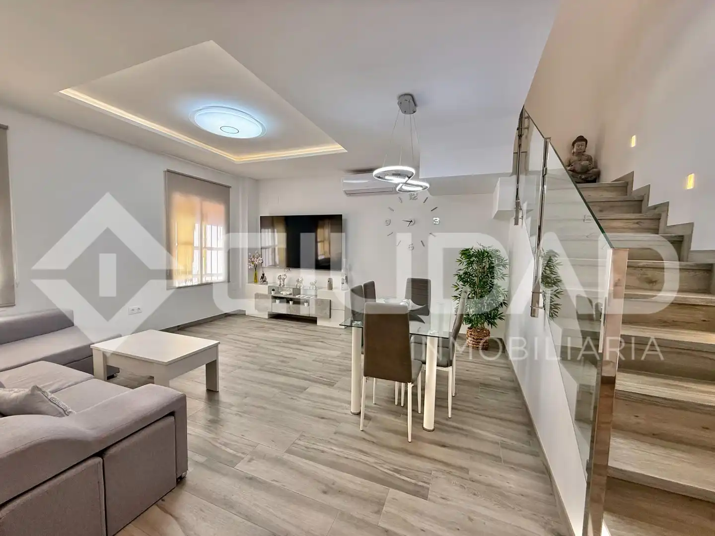 Sala d'estar de Casa adosada en venda en Lebrija