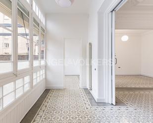 Apartment to rent in  Barcelona Capital  with Air Conditioner, Heating and Terrace