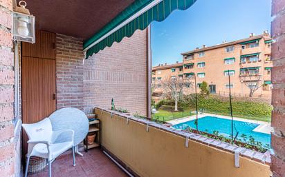 Bedroom of Flat for sale in Majadahonda  with Heating, Private garden and Community pool