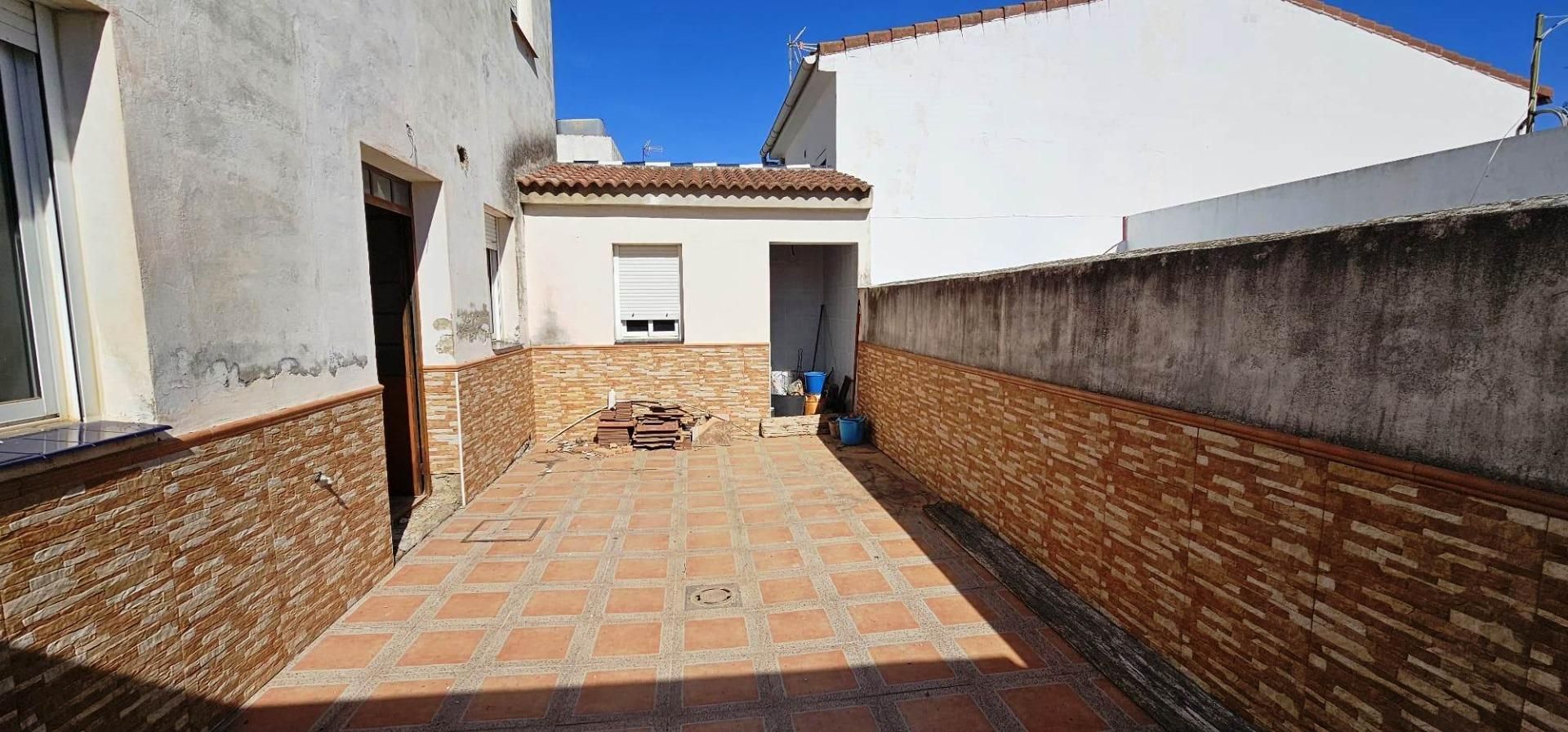 Exterior view of House or chalet for sale in Gerena  with Storage room and Balcony