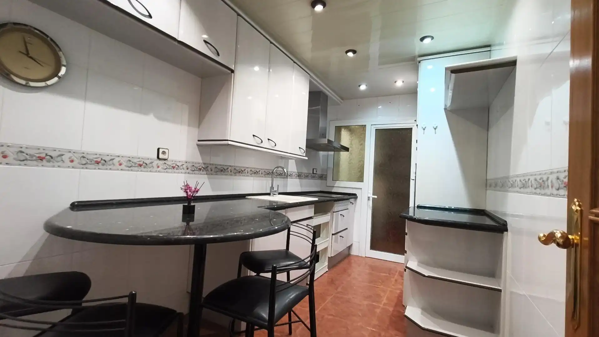 Cocina de Piso en venta en Vilanova i la Geltrú con Calefacción y Trastero