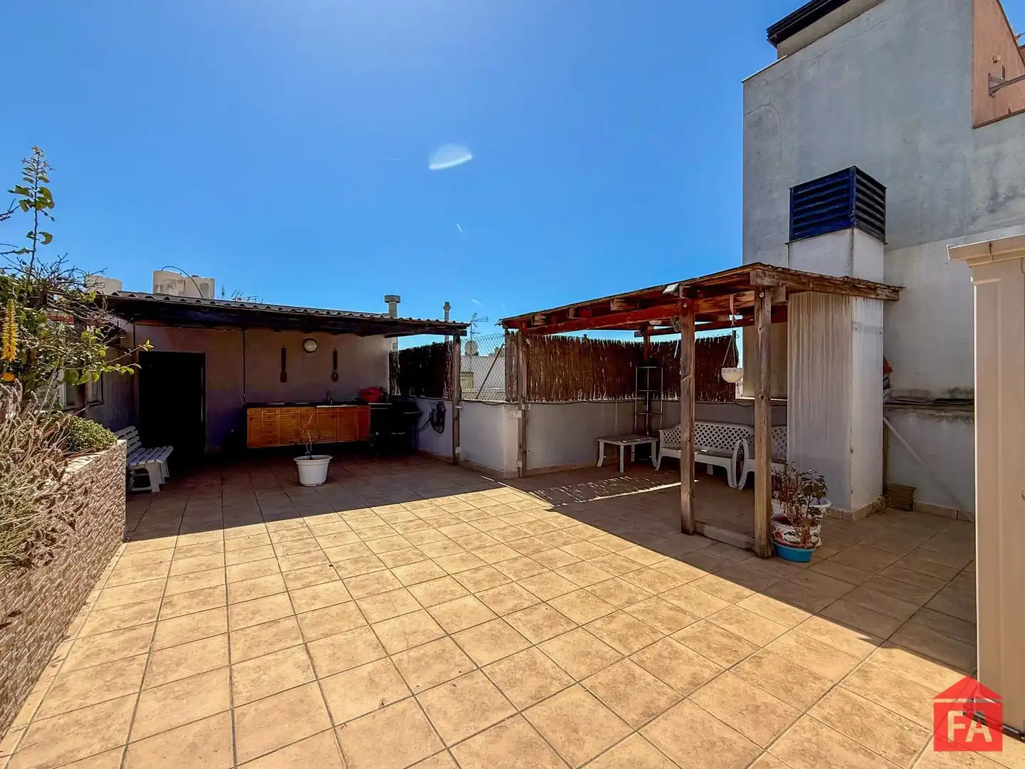 Terraza de Ático en venta en El Vendrell con Calefacción, Terraza y Trastero