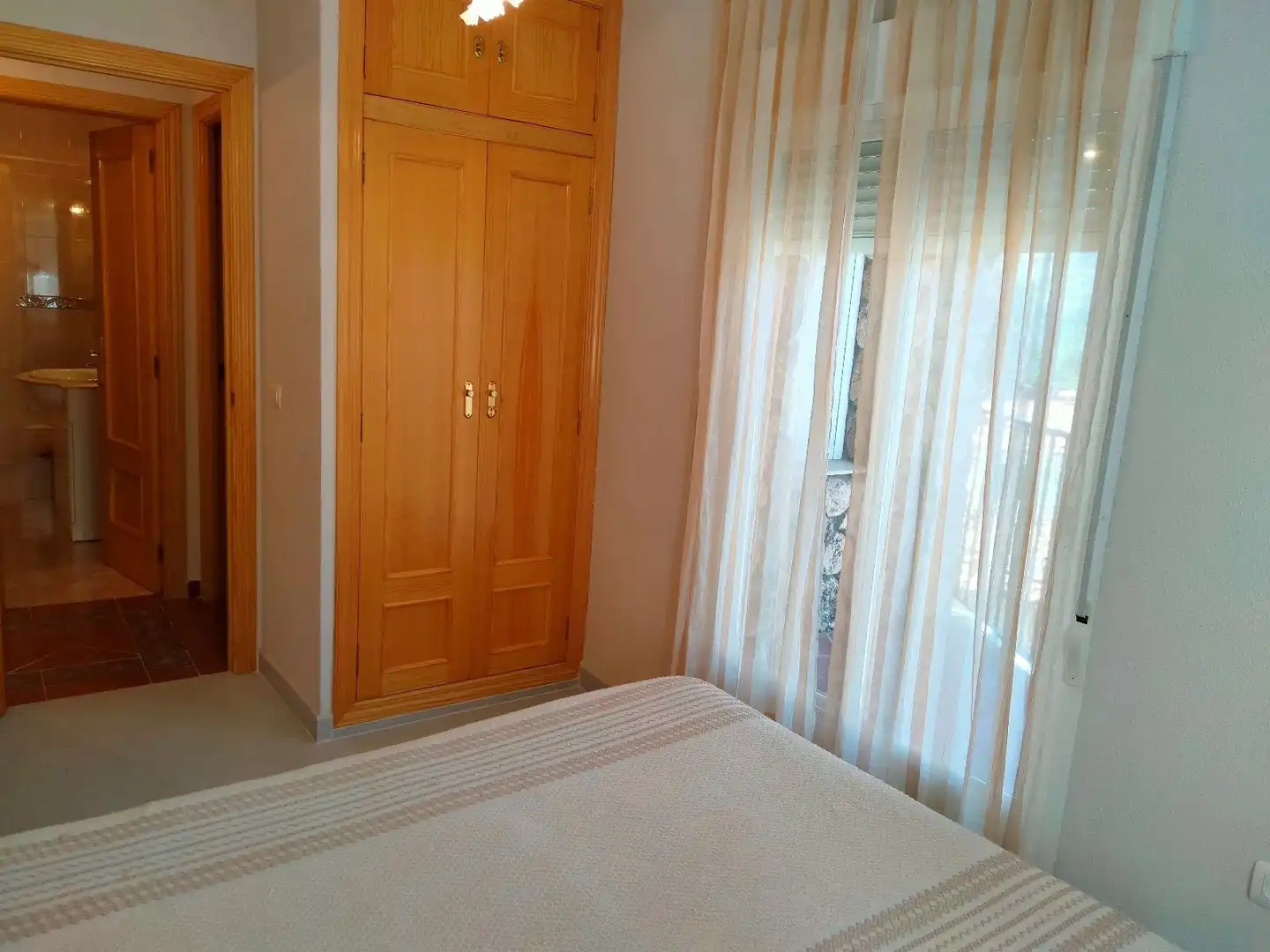 Habitación de Casa adosada en venta en Navacepedilla de Corneja con Calefacción y Trastero