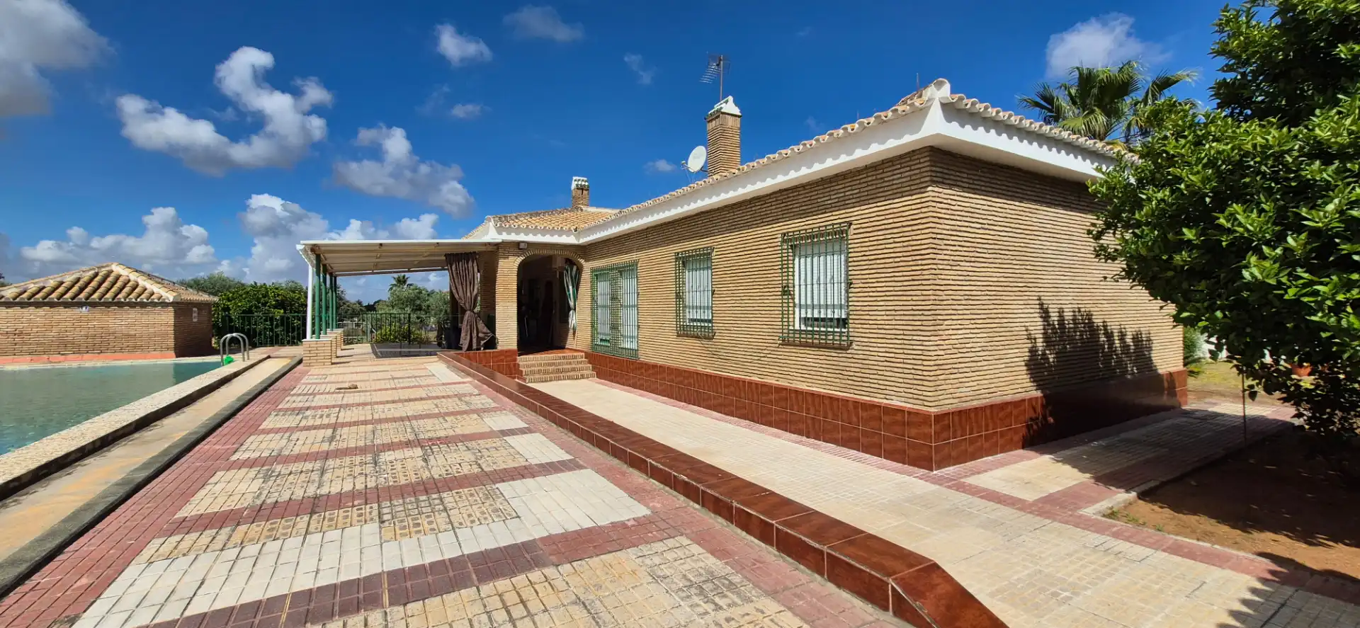 Vista exterior de Casa o chalet en venta en Carmona con Aire acondicionado, Calefacción y Jardín privado