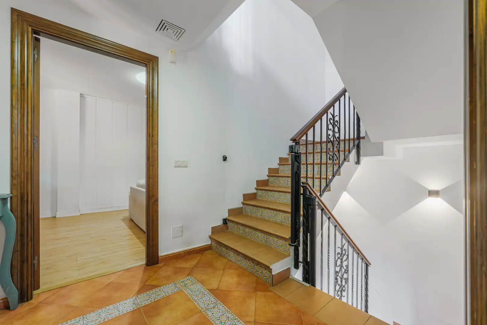 Detached homes for sale in Málaga  with Terrace and Storage room