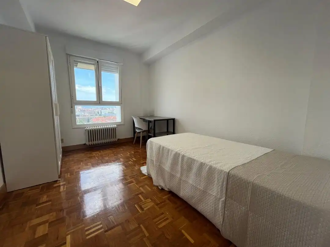 Habitación de Apartamento de alquiler en Barañáin / Barañain con Calefacción