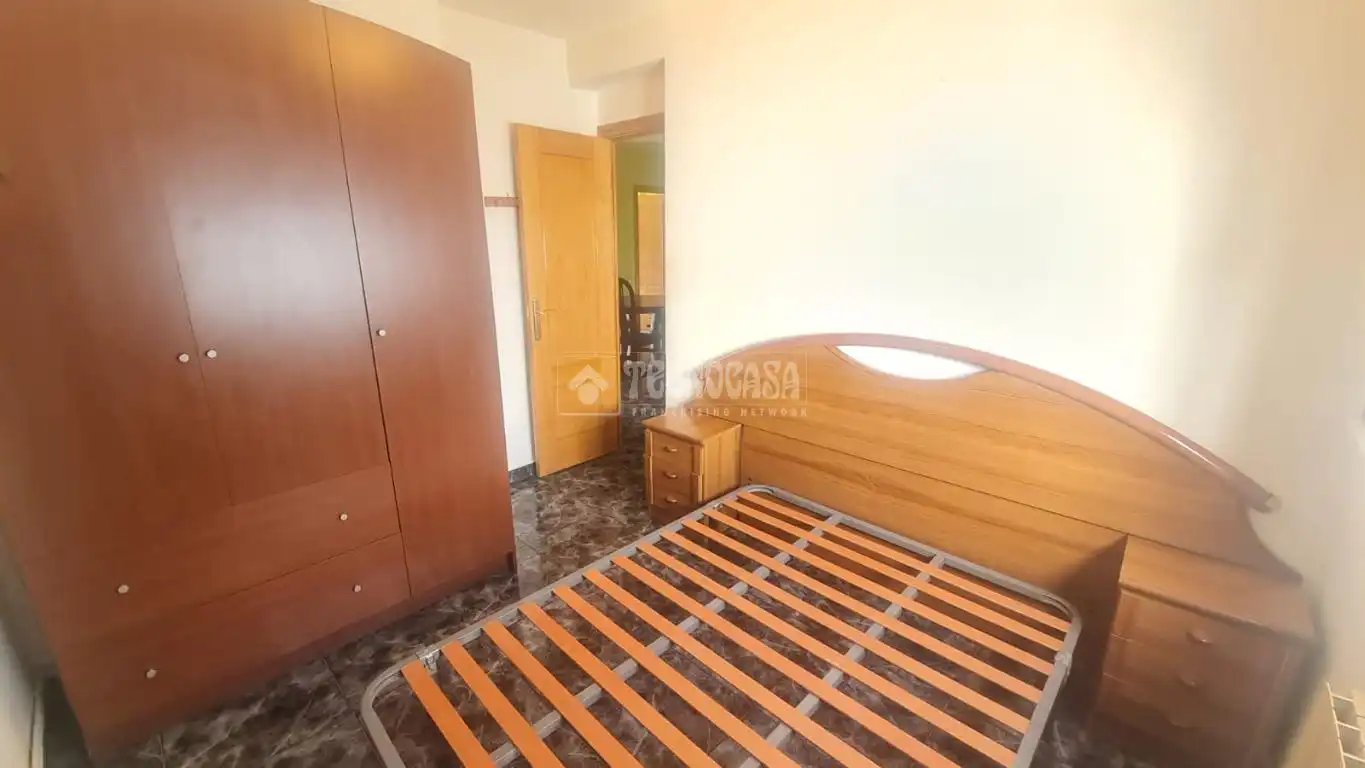 Bedroom of Flat for sale in Zaragoza  with Heating, Terrace and Furnished