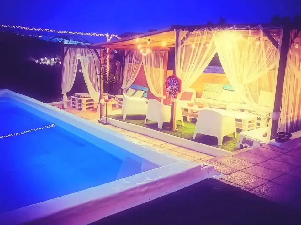 Bajo con piscina en venta en Rivera de la Vea 2