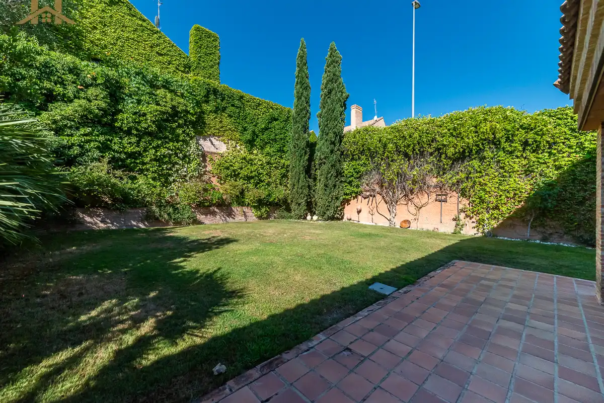 Garden of Detached homes for sale in Villanueva del Pardillo  with Air Conditioner, Heating and Private garden