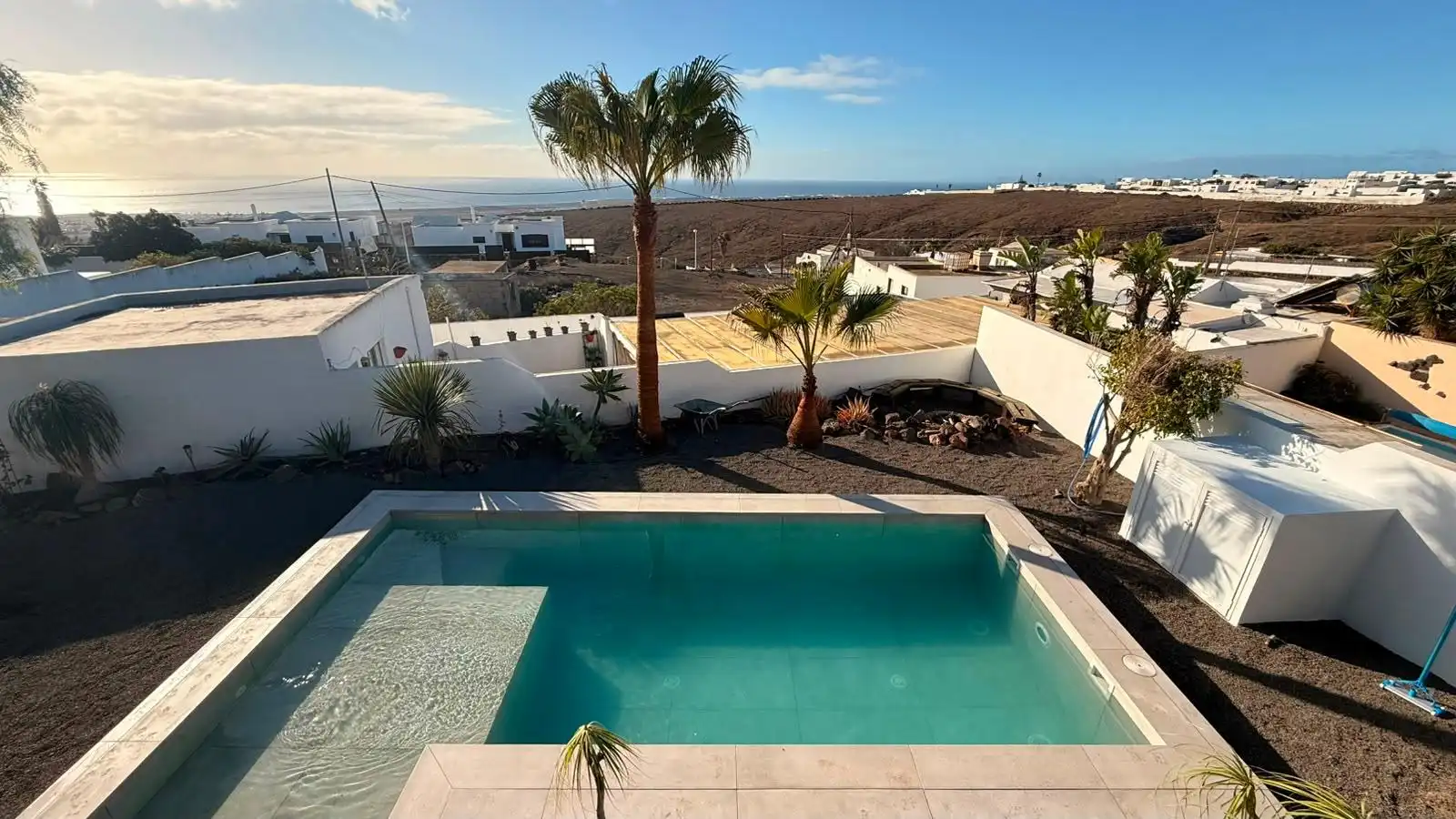 Piscina de Casa o xalet en venda en San Bartolomé amb Aire condicionat, Jardí privat i Terrassa