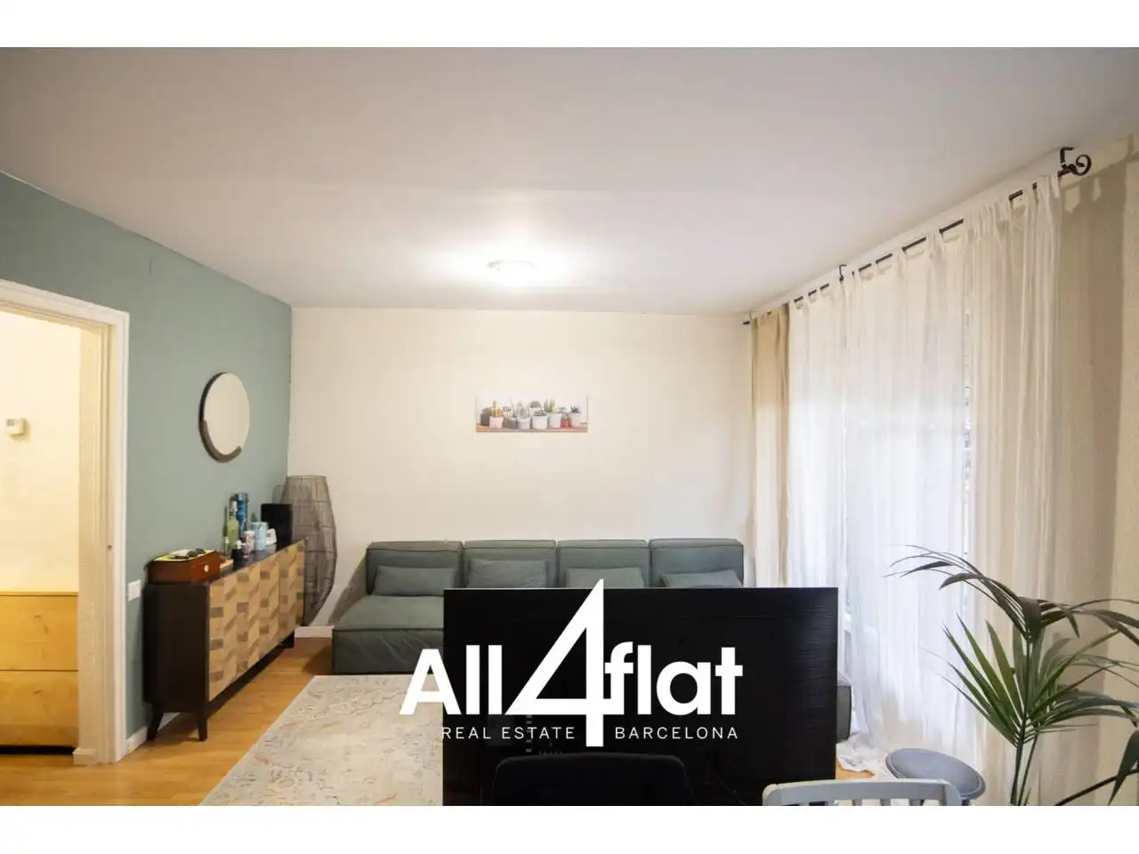 Living room of Apartments for sale in Barcelona  with Heating, Furnished and Balcony