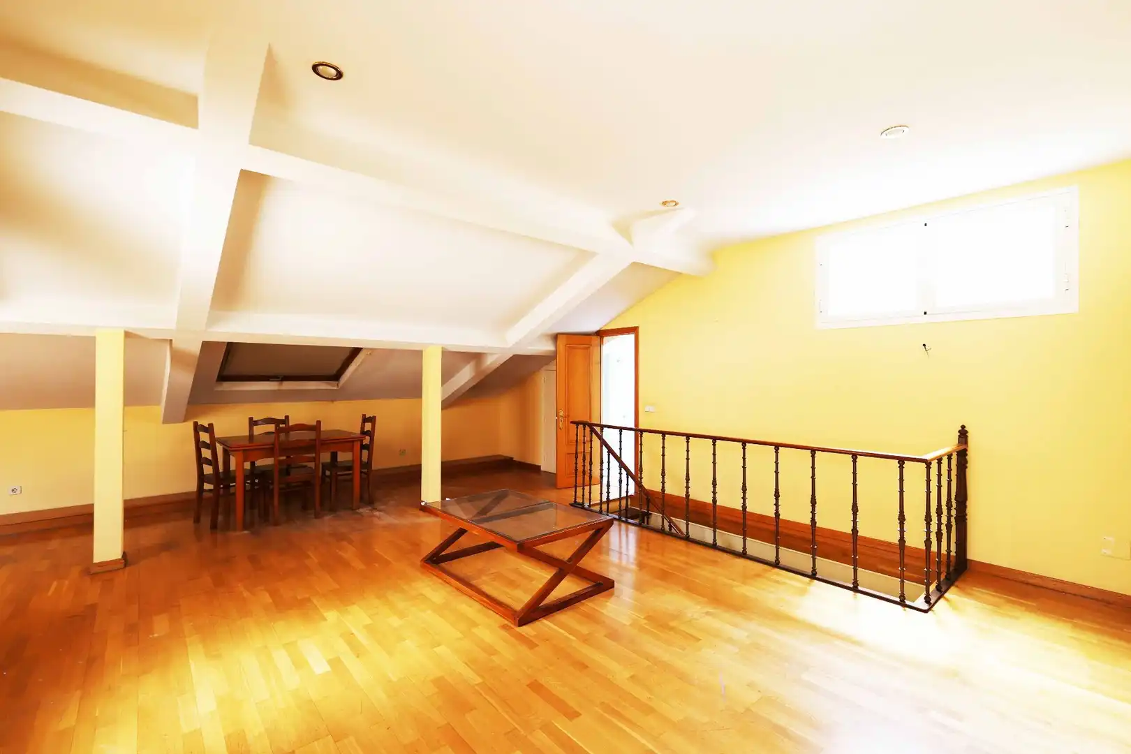 Dúplex en venta en San Lorenzo de El Escorial con Calefacción, Terraza y Piscina comunitaria