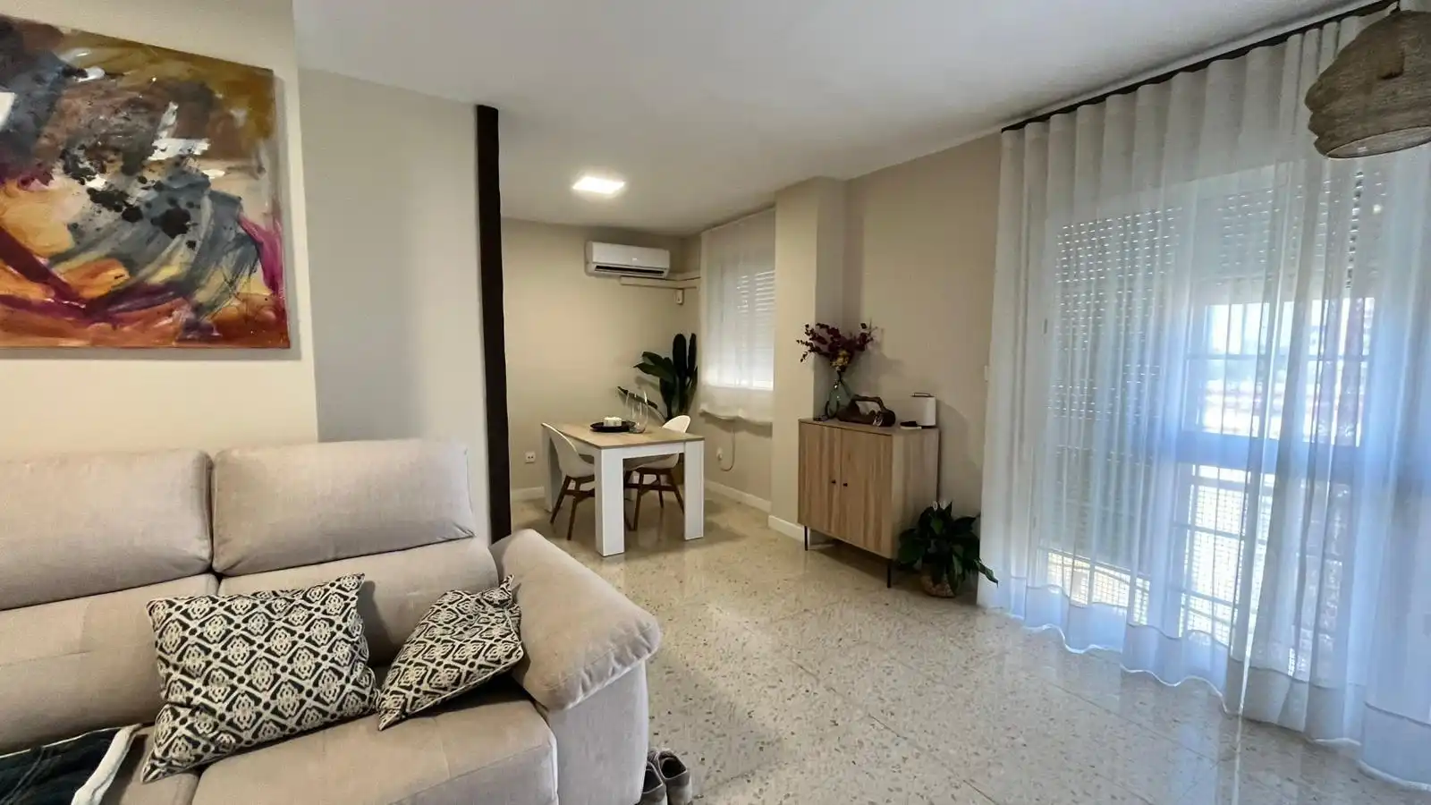 Sala d'estar de Pis en venda en Sevilla amb Aire condicionat i Moblat