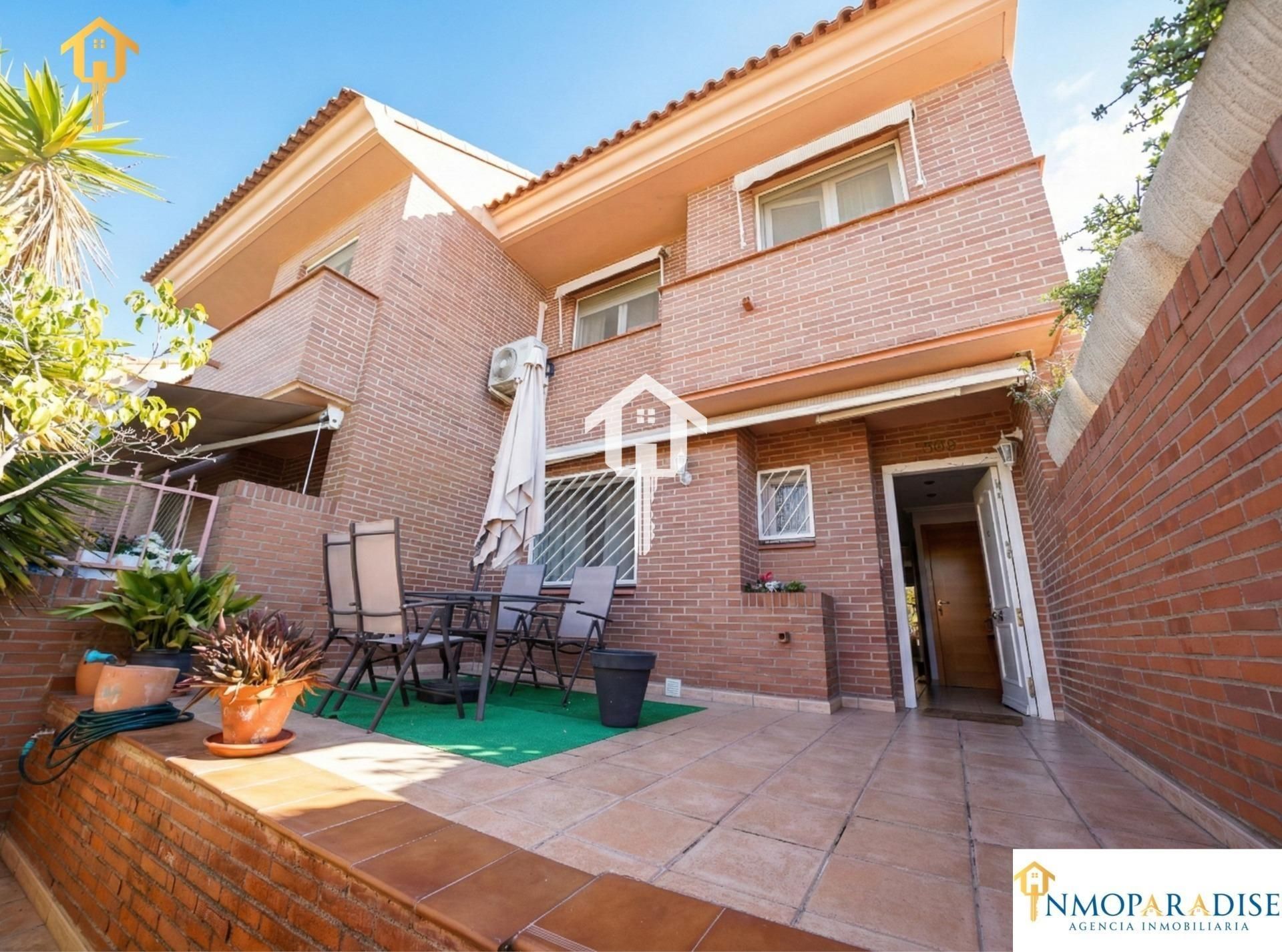 Jardí de Casa adosada en venda en Alicante / Alacant amb Aire condicionat, Jardí privat i Piscina comunitària