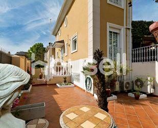 Exterior view of House or chalet for sale in Torrejón de Ardoz  with Air Conditioner and Swimming Pool