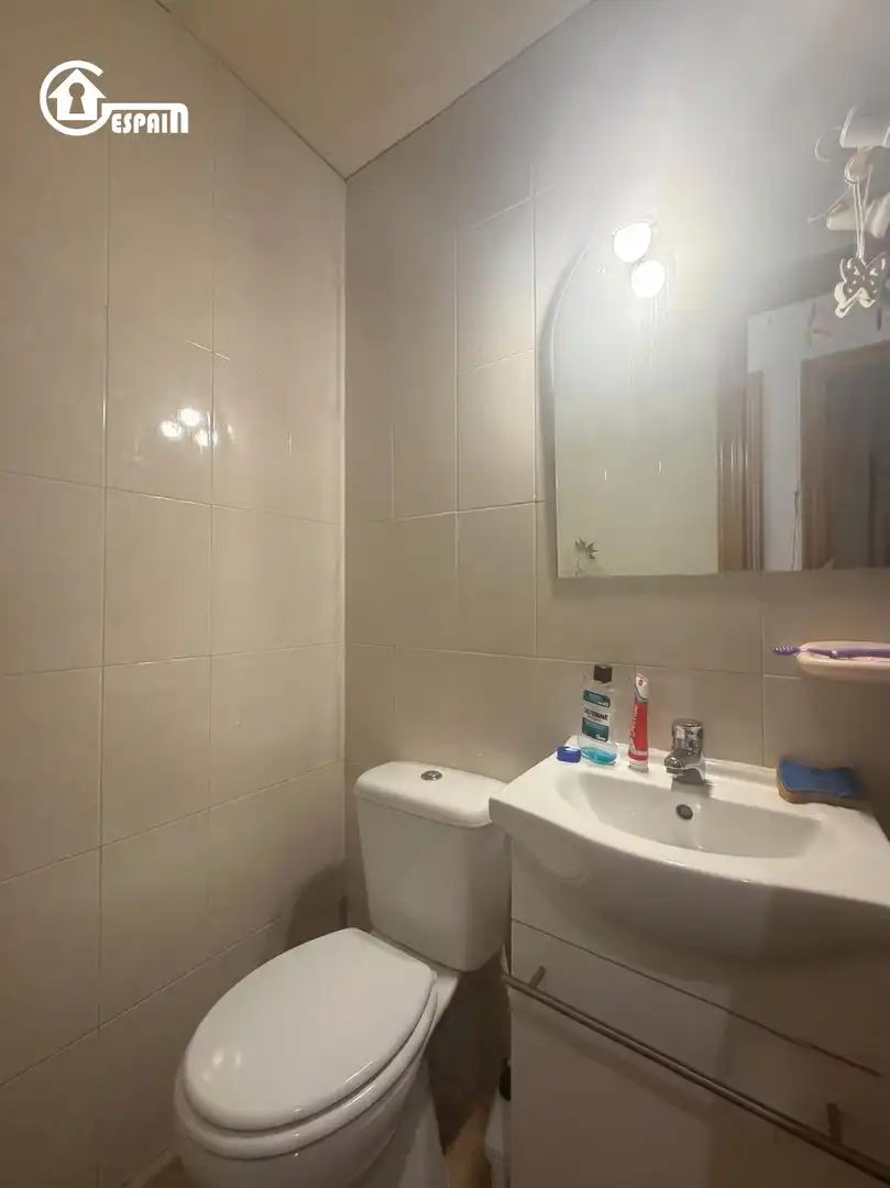 Badezimmer von Wohnung zum Verkauf in Madrid mit Klimaanlage und Heizung