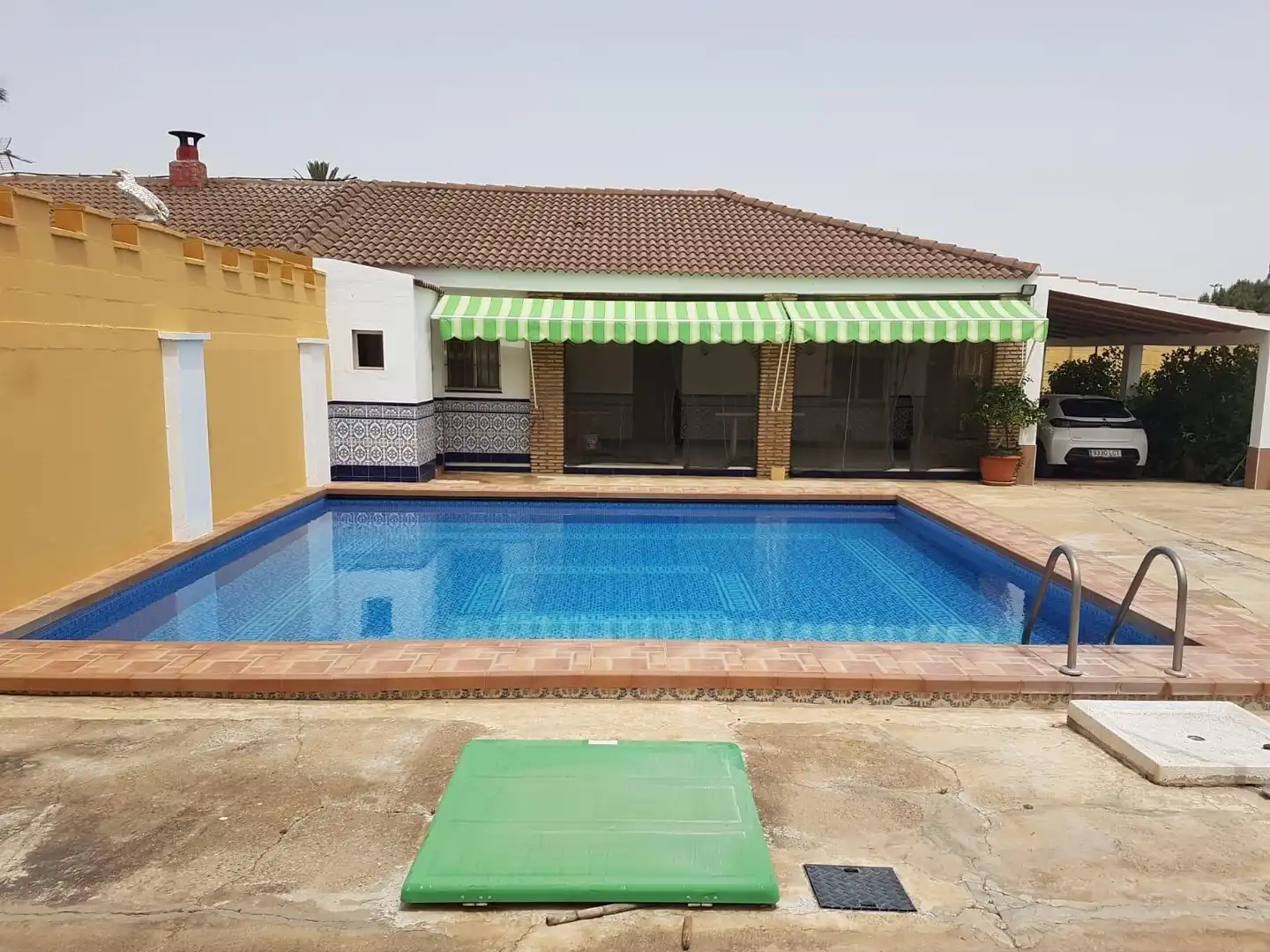 Piscina de Finca rústica en venta en Dos Hermanas