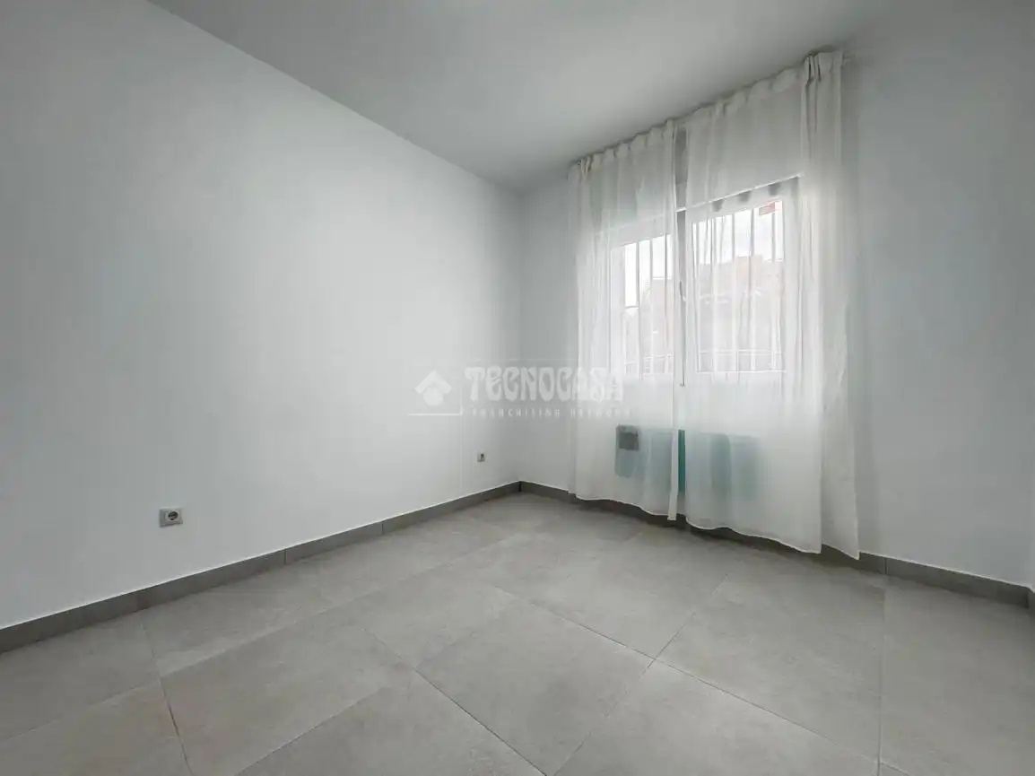 Bedroom of Flat for sale in Madrid  with Air Conditioner and Heating
