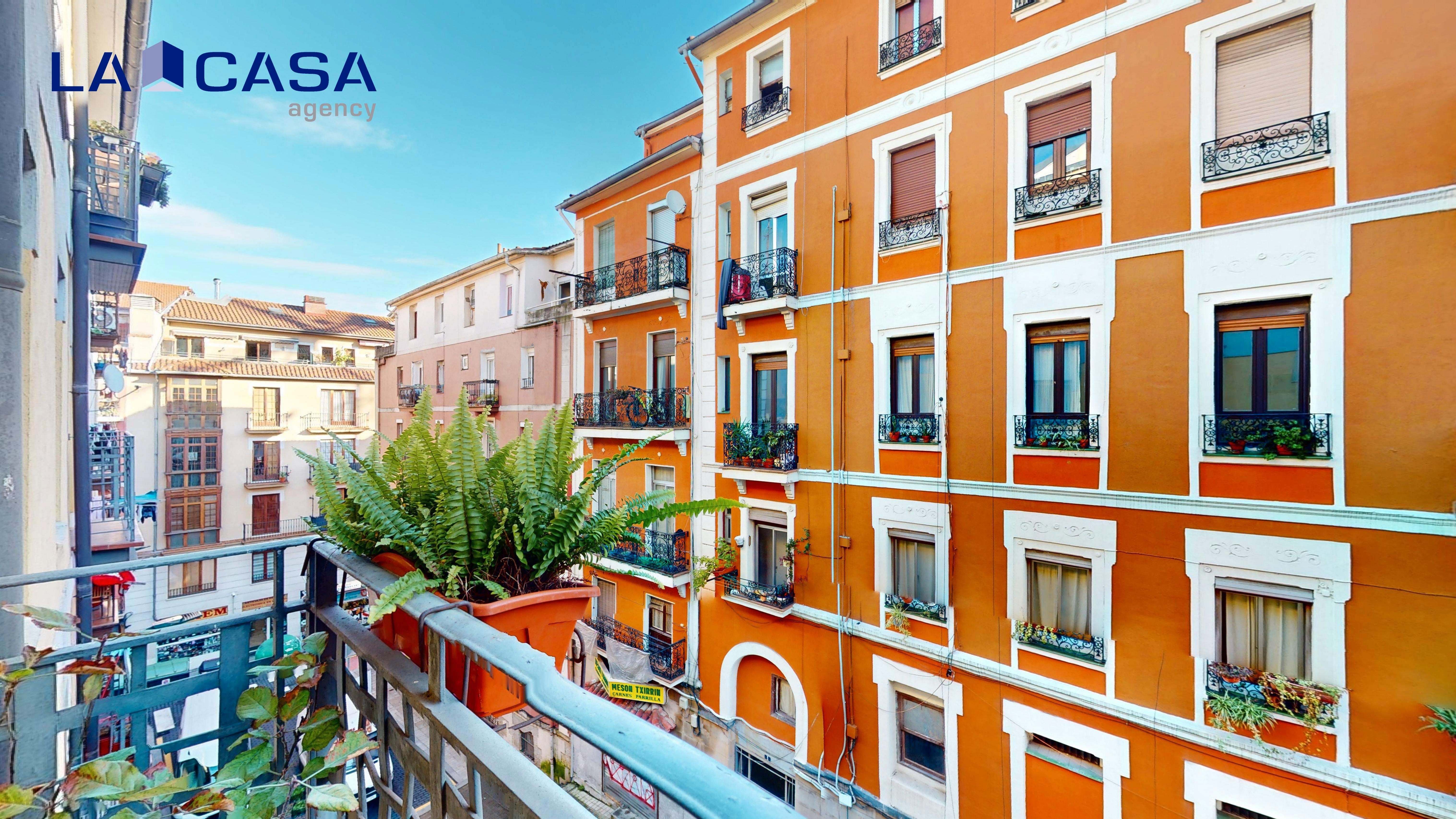Exterior view of Flat for sale in Bilbao   with Storage room and Balcony